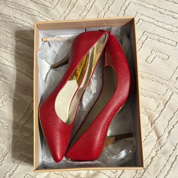 MICHAEL Michael Kors Red Elegant Heels - Picture 1 of 6
